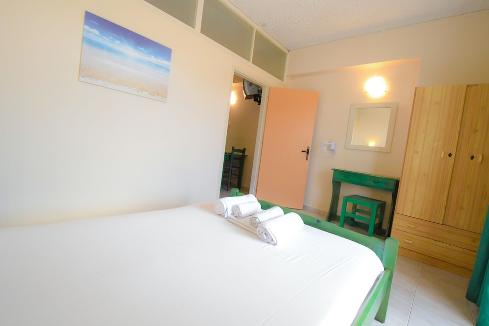 Vanessa Hotel — Hotel rooms in Kalamaki (Zakynthos), Ionian Islands