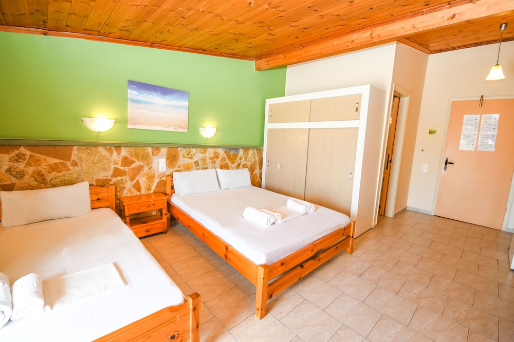 Vanessa Hotel — Hotel rooms in Kalamaki (Zakynthos), Ionian Islands