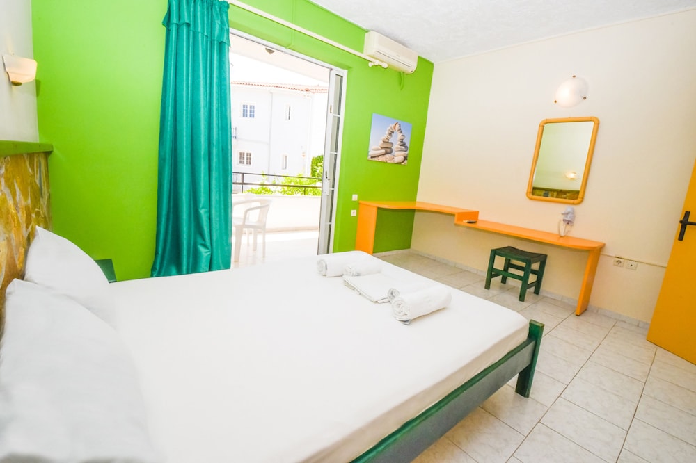 Vanessa Hotel — Hotel rooms in Kalamaki (Zakynthos), Ionian Islands