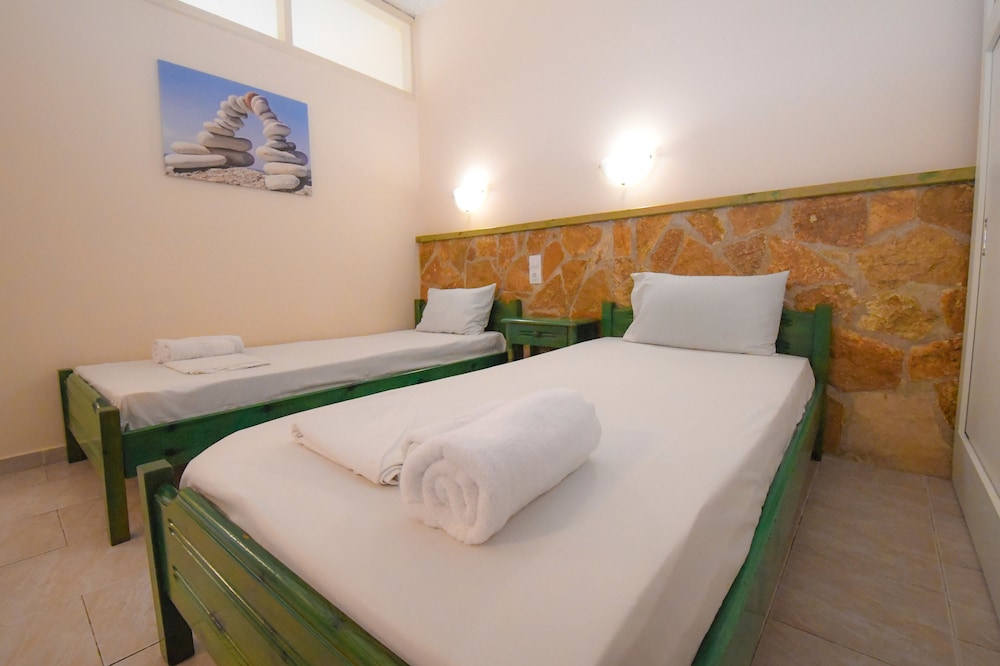 Vanessa Hotel — Hotel rooms in Kalamaki (Zakynthos), Ionian Islands