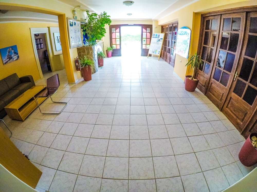 Vanessa Hotel — Hotel building in Kalamaki (Zakynthos), Ionian Islands