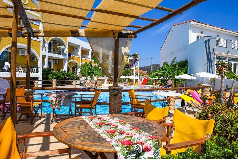 Vanessa Hotel — Swimming pool in Kalamaki (Zakynthos), Ionian Islands