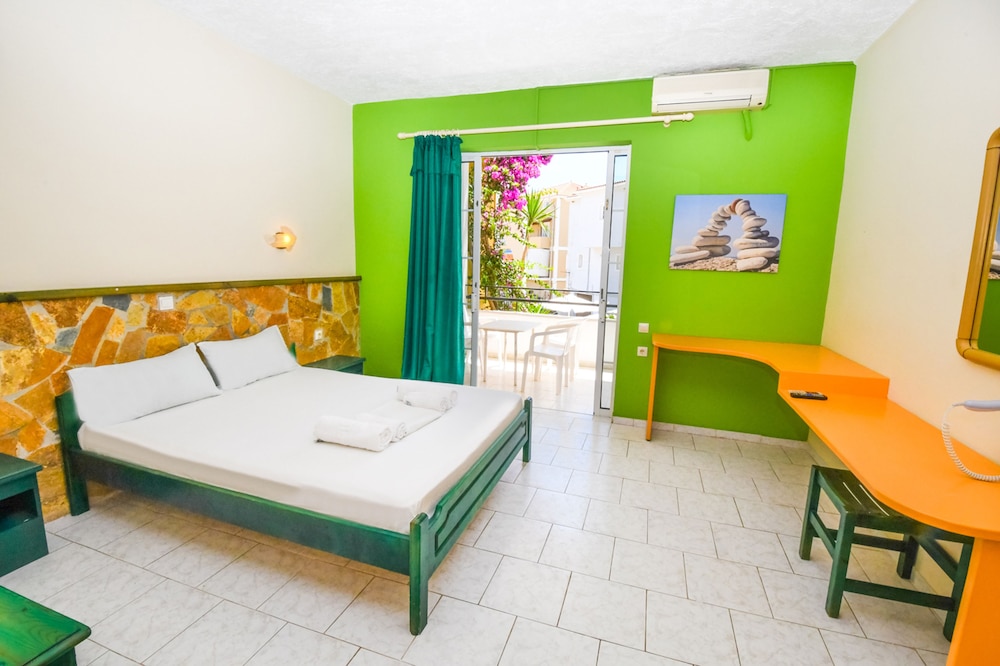 Vanessa Hotel — Hotel rooms in Kalamaki (Zakynthos), Ionian Islands