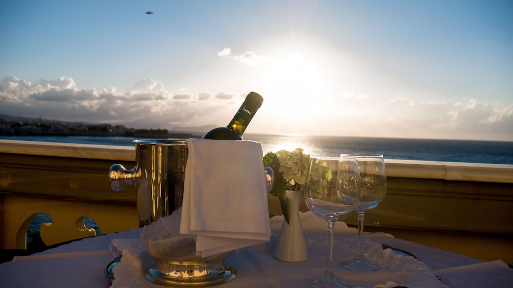 Villa Andromeda — Restaurant & bars in Chania