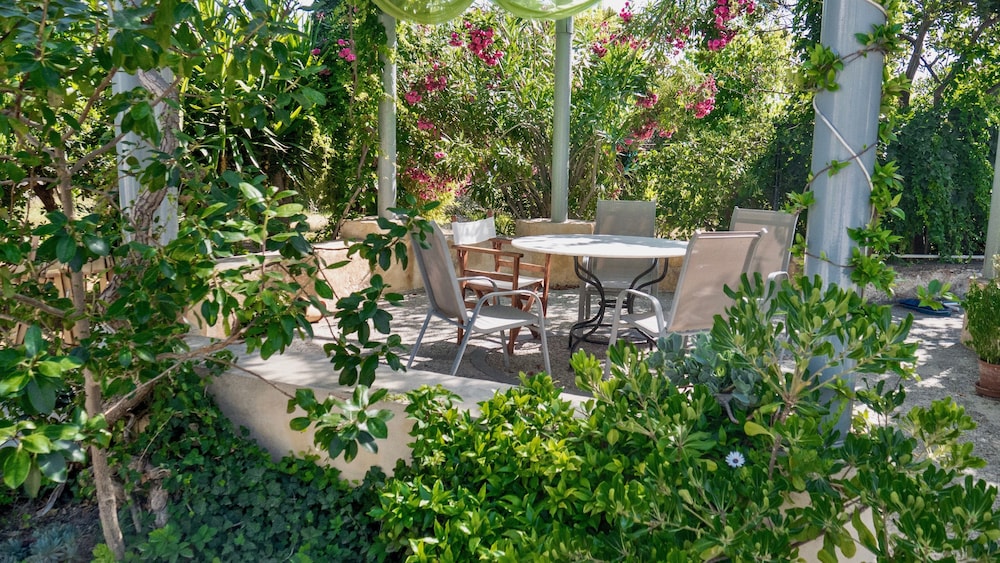 Villa Andromeda — Restaurant & bars in Chania