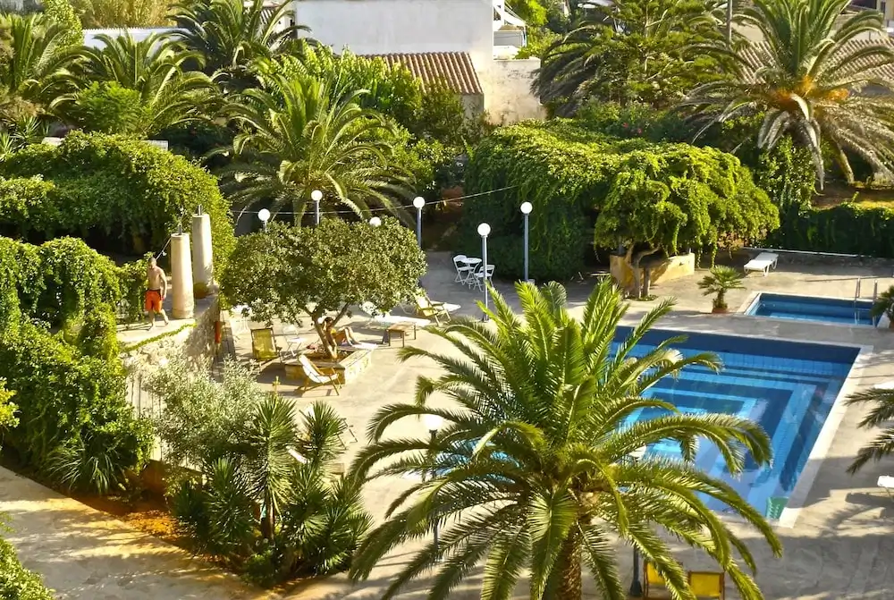 Villa Andromeda — Swimming pool in Chania