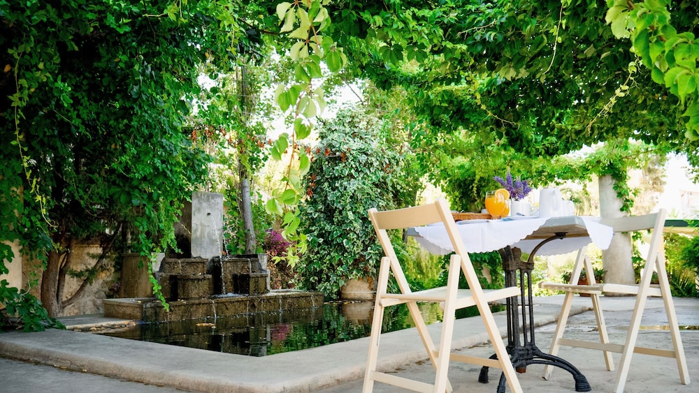 Villa Andromeda — Restaurant & bars in Chania