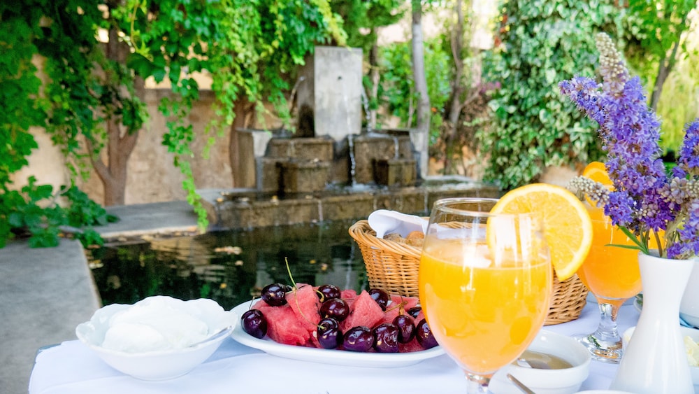 Villa Andromeda — Restaurant & bars in Chania