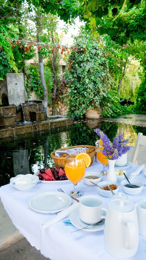Villa Andromeda — Restaurant & bars in Chania