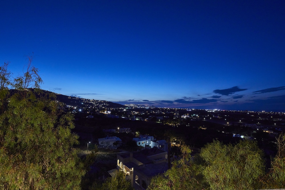 Acropole Sunrise — Attractions in the area in Kamari, South Aegean