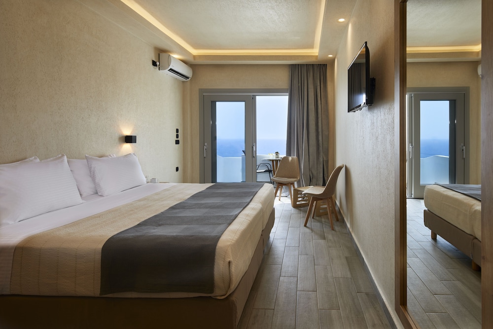 Acropole Sunrise — Hotel rooms in Kamari, South Aegean
