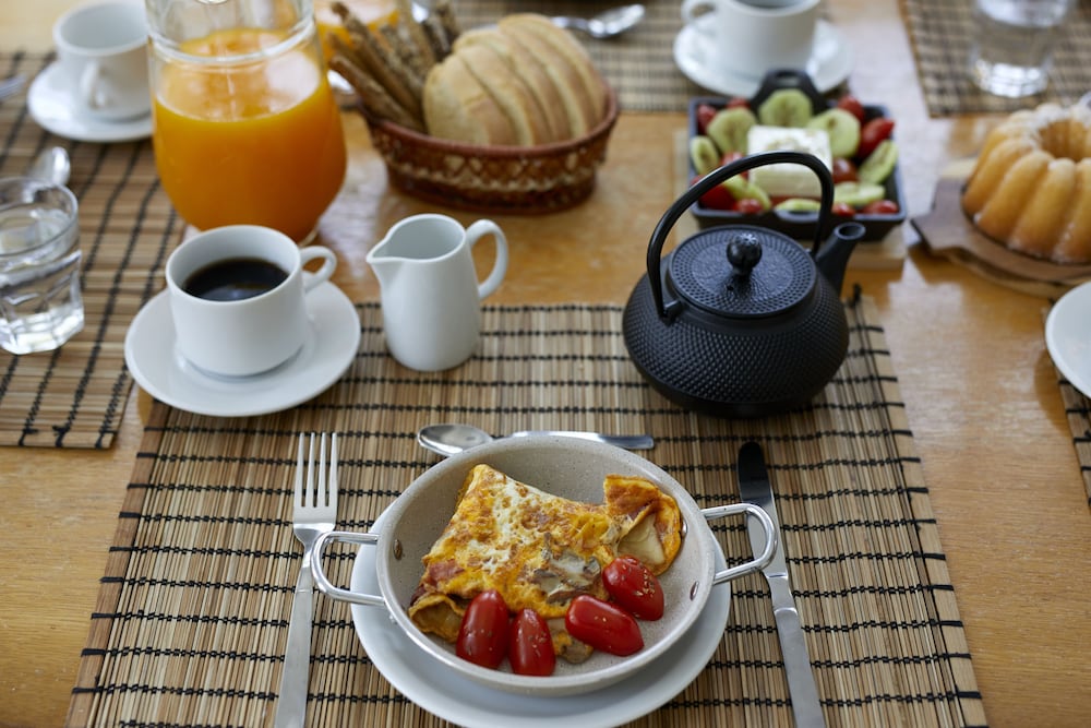 Acropole Sunrise — Restaurant & bars in Kamari, South Aegean