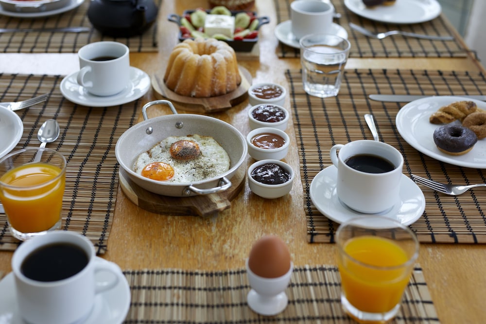Acropole Sunrise — Restaurant & bars in Kamari, South Aegean