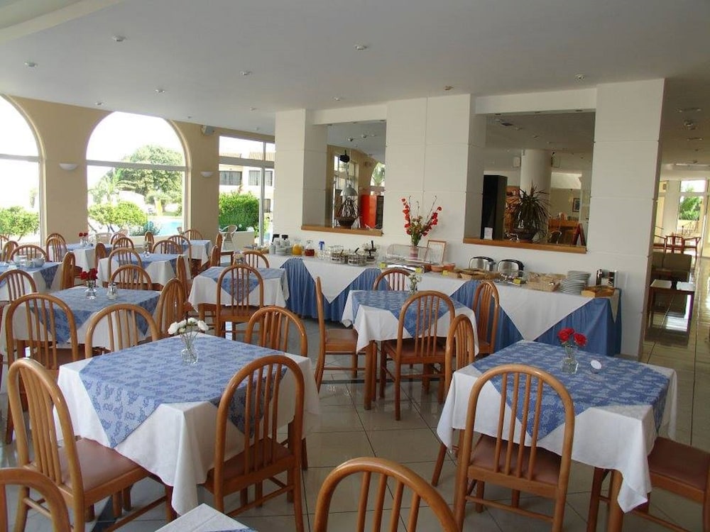 Hotel Summerland — Restaurant & bars in Ialyssos, South Aegean