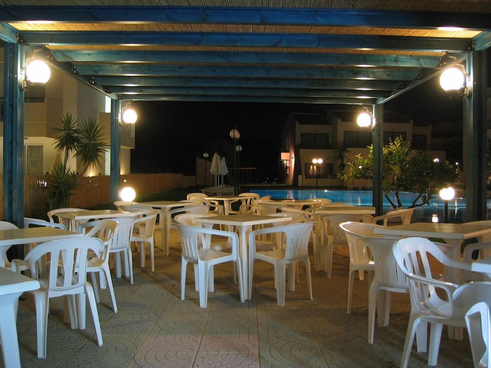 Hotel Summerland — Restaurant & bars in Ialyssos, South Aegean