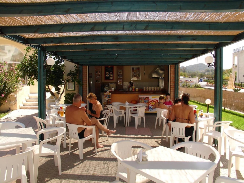 Hotel Summerland — Restaurant & bars in Ialyssos, South Aegean