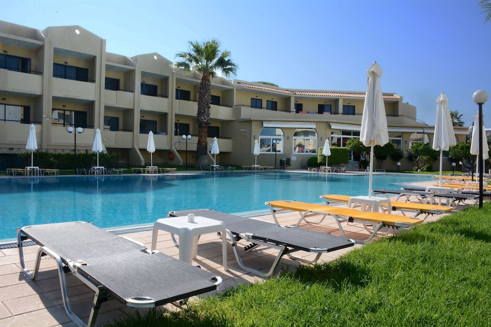 Hotel Summerland — Swimming pool in Ialyssos, South Aegean