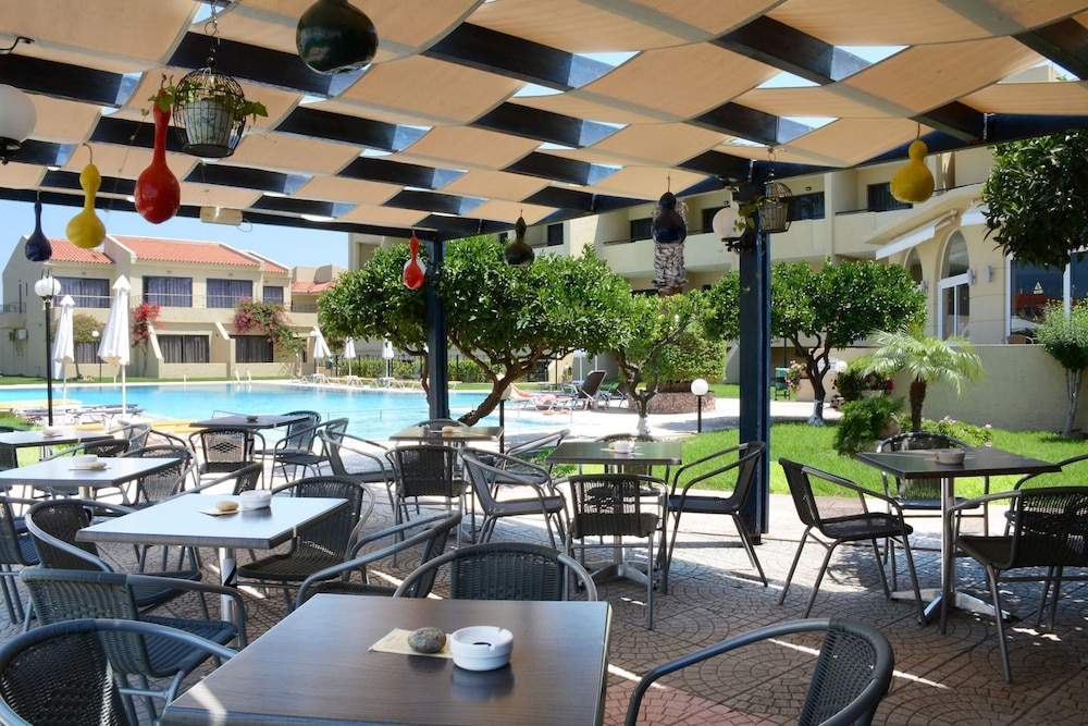 Hotel Summerland — Restaurant & bars in Ialyssos, South Aegean