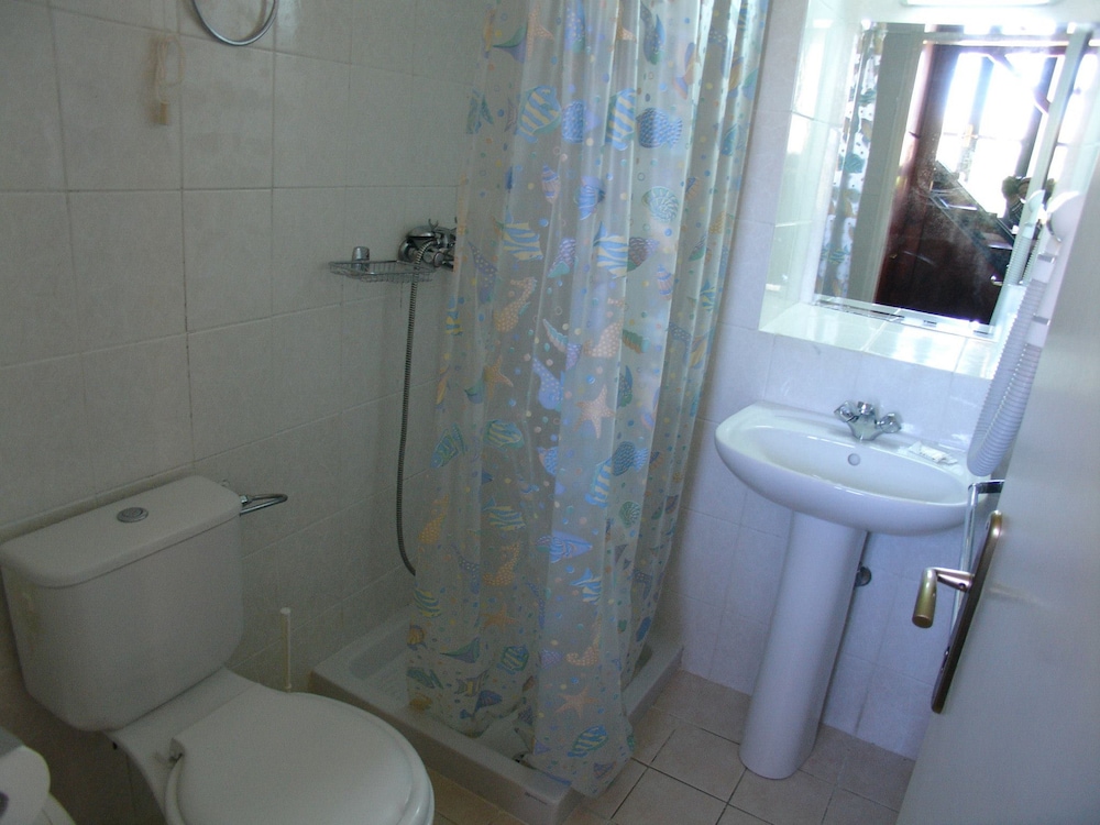 Hotel Summerland — Hotel rooms in Ialyssos, South Aegean
