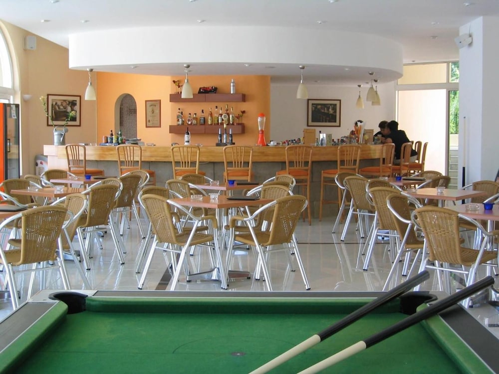 Hotel Summerland — Restaurant & bars in Ialyssos, South Aegean