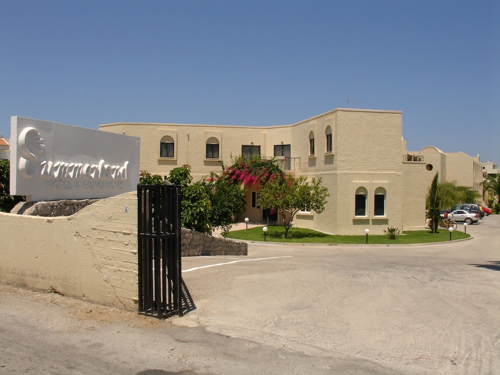 Hotel Summerland — Hotel building in Ialyssos, South Aegean