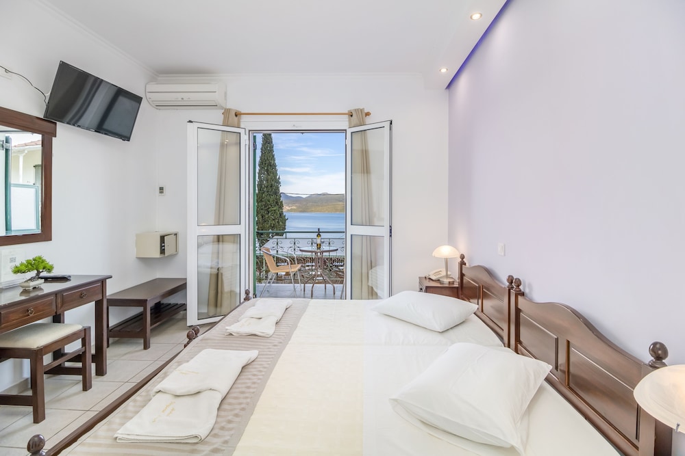 Vergina Star — Hotel rooms in Lefkada, Ionian Islands