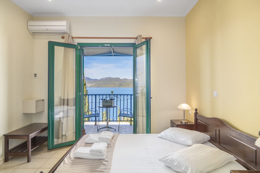 Vergina Star — Hotel rooms in Lefkada, Ionian Islands