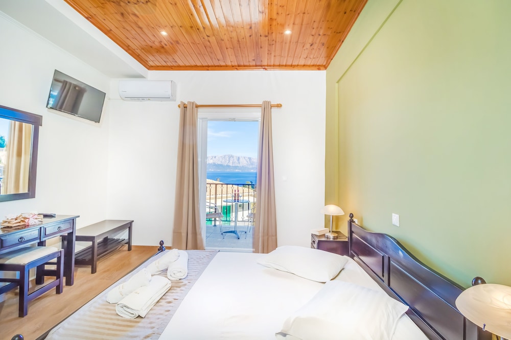 Vergina Star — Hotel rooms in Lefkada, Ionian Islands