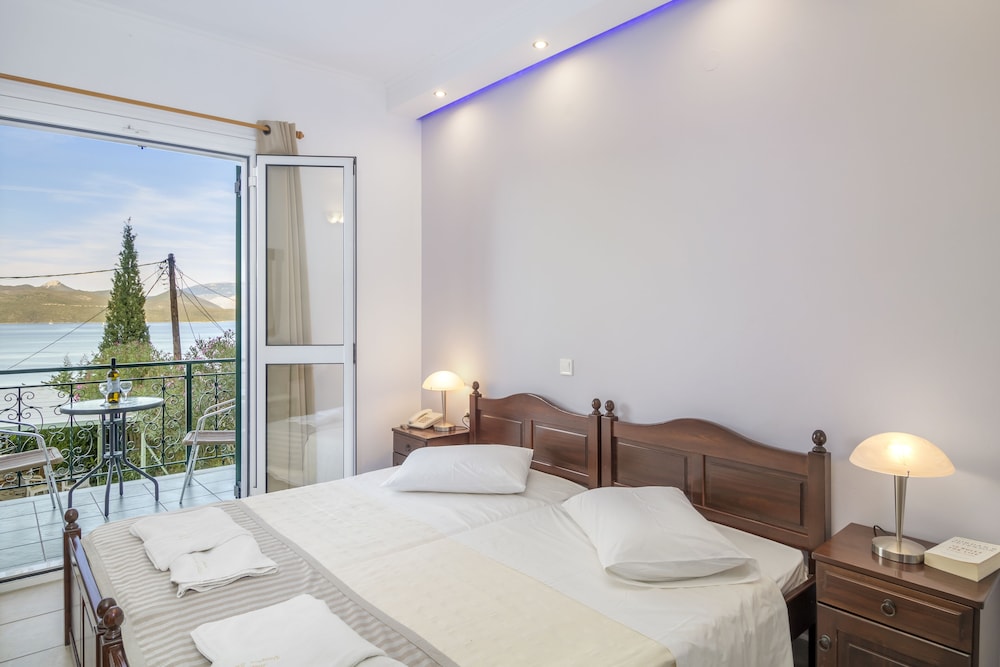 Vergina Star — Hotel rooms in Lefkada, Ionian Islands