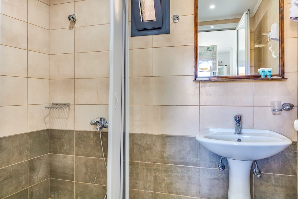 Vergina Star — Hotel rooms in Lefkada, Ionian Islands