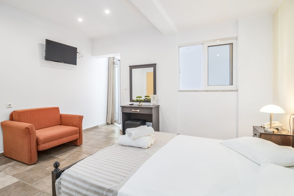 Vergina Star — Hotel rooms in Lefkada, Ionian Islands