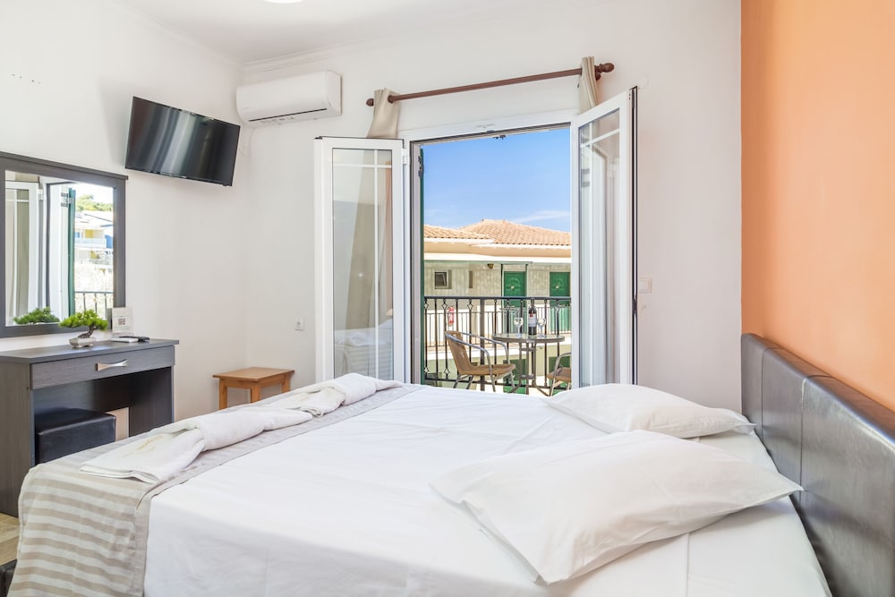 Vergina Star — Hotel rooms in Lefkada, Ionian Islands