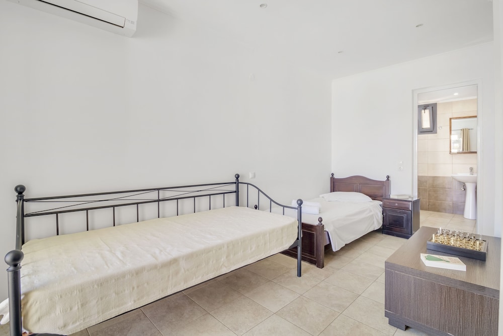 Vergina Star — Hotel rooms in Lefkada, Ionian Islands