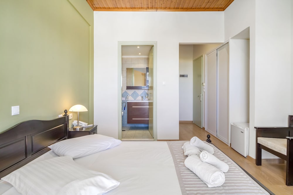 Vergina Star — Hotel rooms in Lefkada, Ionian Islands
