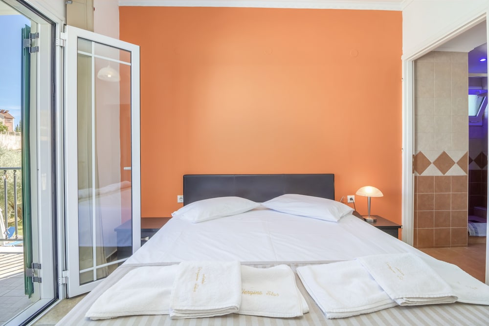 Vergina Star — Hotel rooms in Lefkada, Ionian Islands