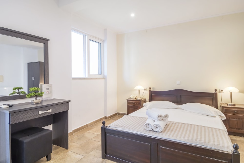 Vergina Star — Hotel rooms in Lefkada, Ionian Islands