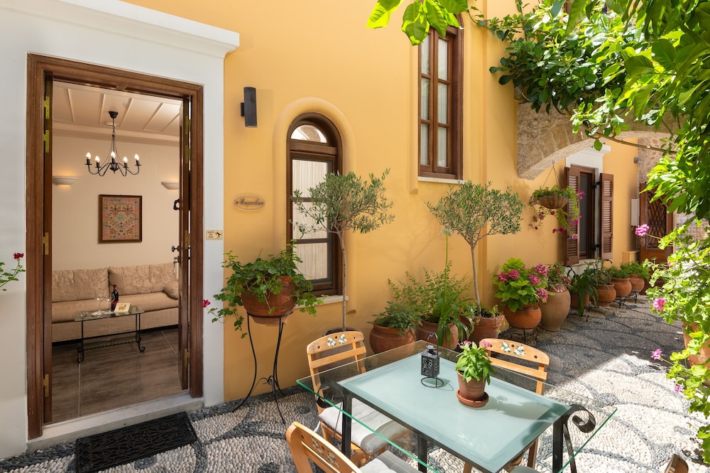 Rodos Niohori Elite Suites — Hotel building in Rhodes Town, South Aegean