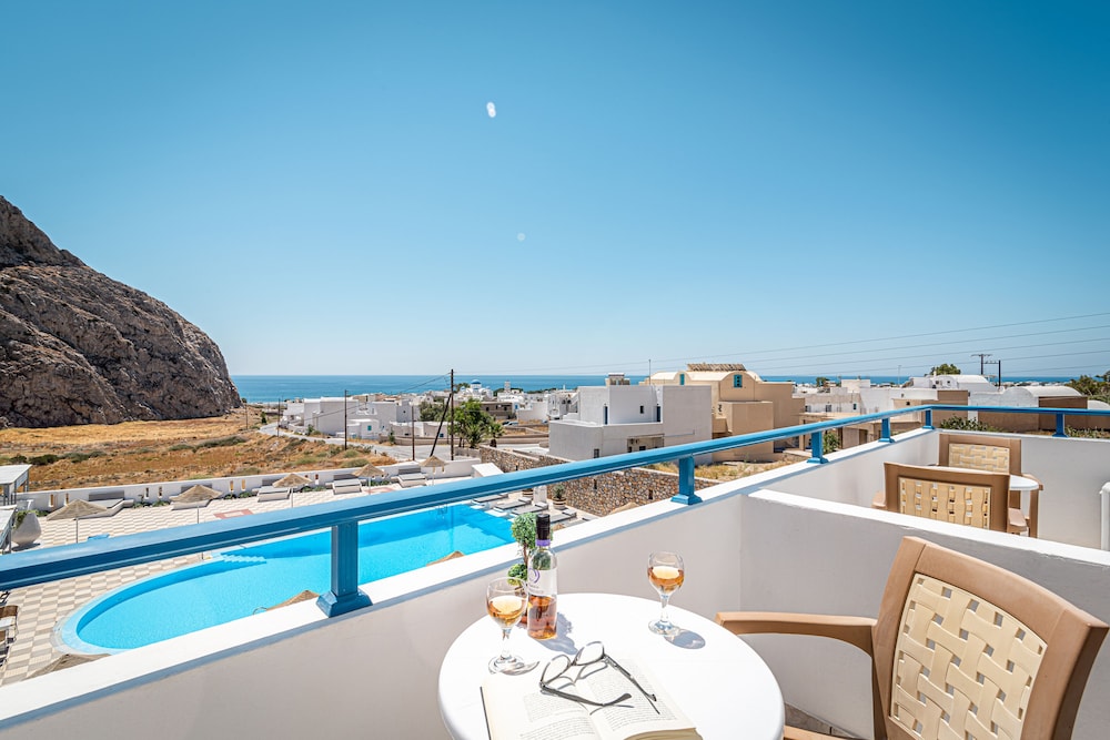 Marianna Hotel — Swimming pool in Perissa, South Aegean