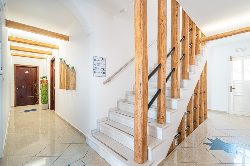 Marianna Hotel — Hotel building in Perissa, South Aegean