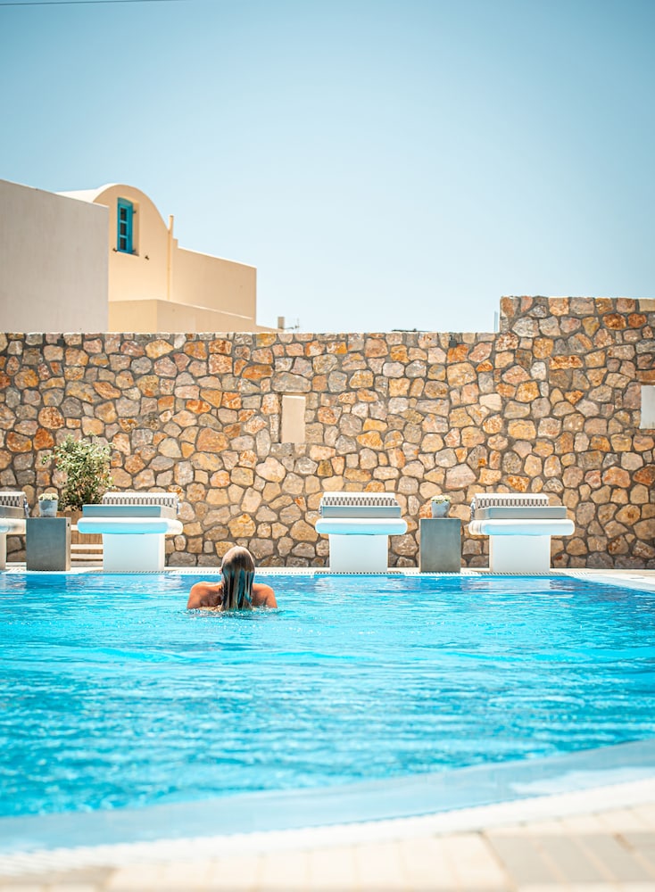 Marianna Hotel — Swimming pool in Perissa, South Aegean