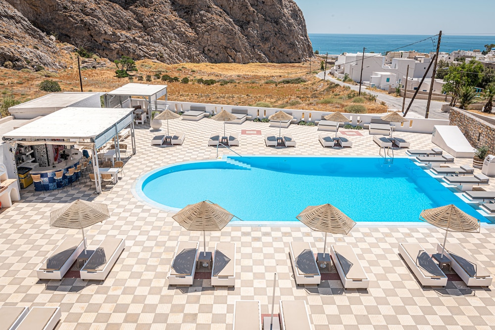 Marianna Hotel — Swimming pool in Perissa, South Aegean