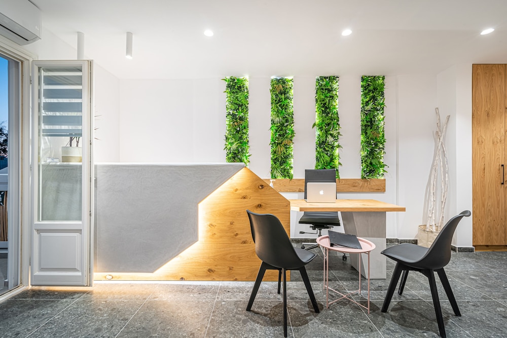 Marianna Hotel — Hotel building in Perissa, South Aegean