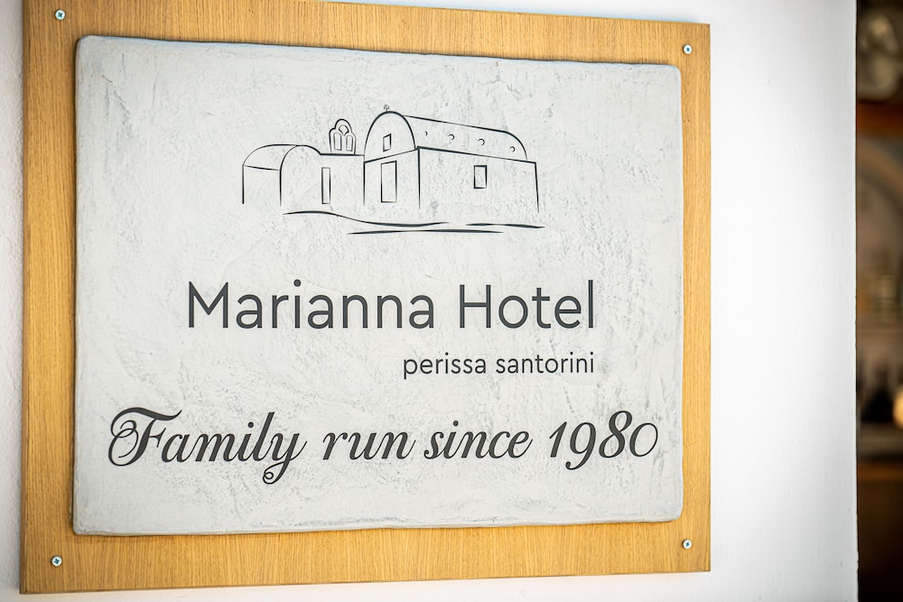 Marianna Hotel — Hotel building in Perissa, South Aegean