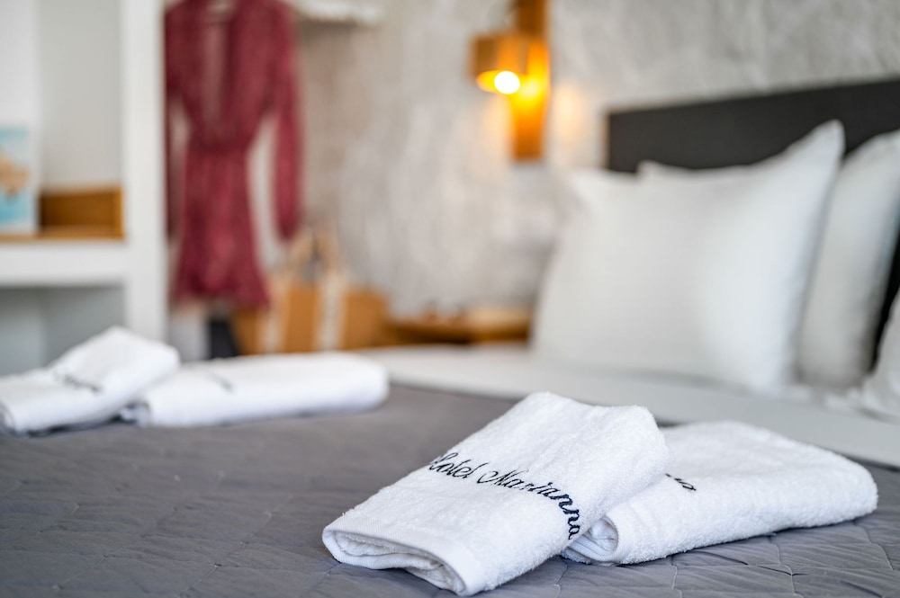 Marianna Hotel — Hotel rooms in Perissa, South Aegean