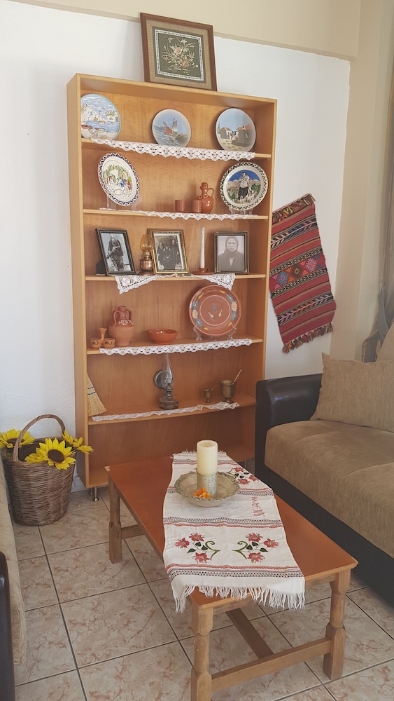 Aspro Spiti — Hotel rooms in Tigaki, South Aegean