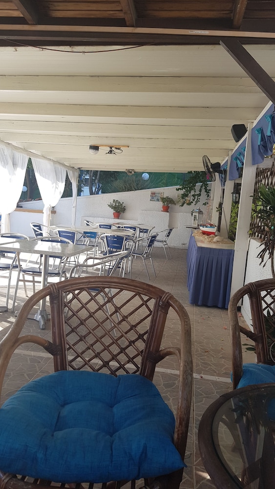 Aspro Spiti — Restaurant & bars in Tigaki, South Aegean