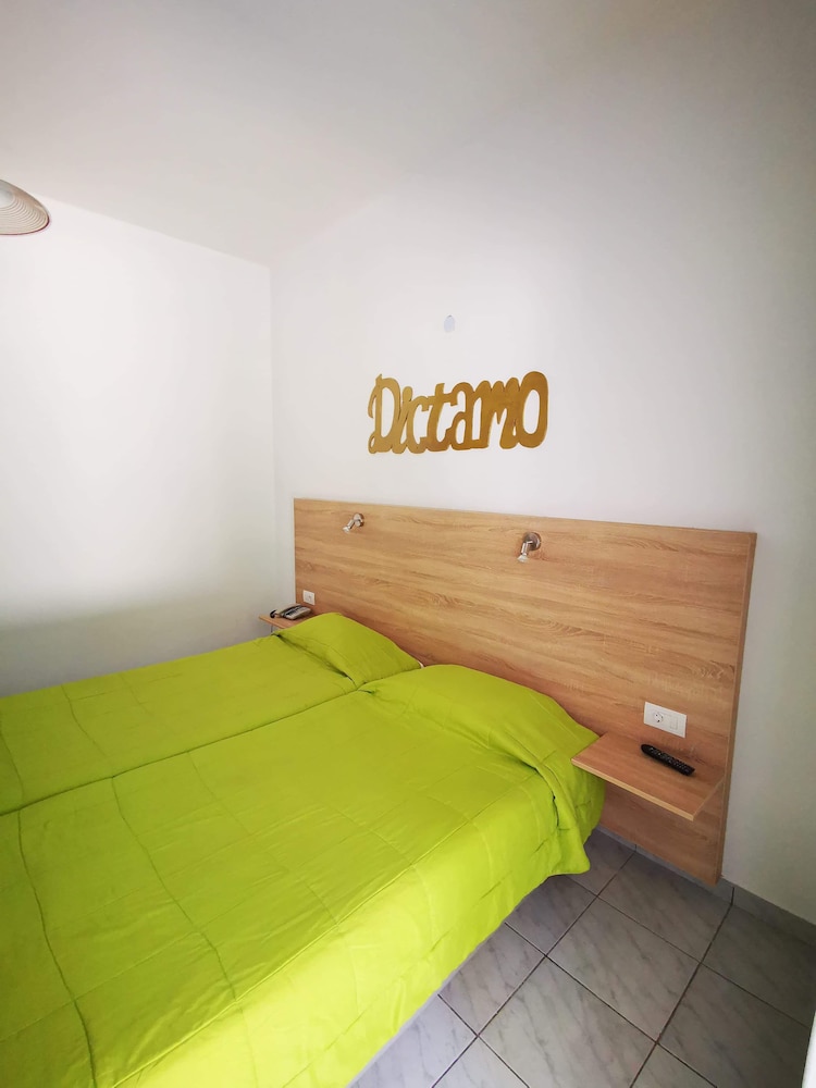 Aspro Spiti — Hotel rooms in Tigaki, South Aegean