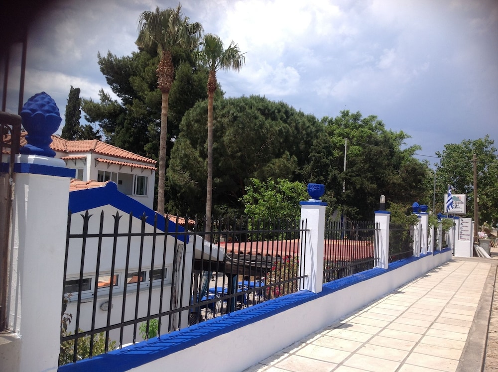 Aspro Spiti — Hotel building in Tigaki, South Aegean