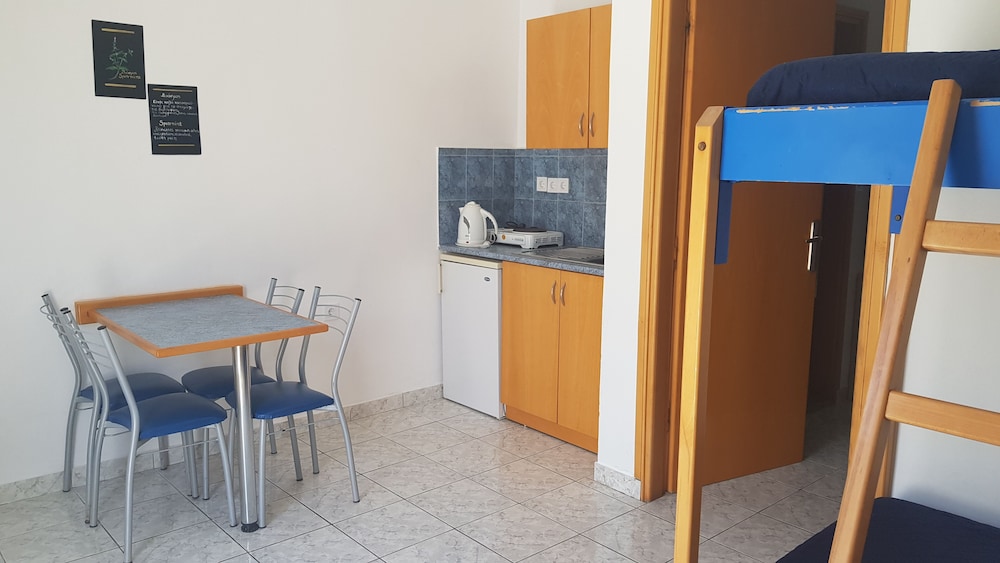 Aspro Spiti — Hotel rooms in Tigaki, South Aegean