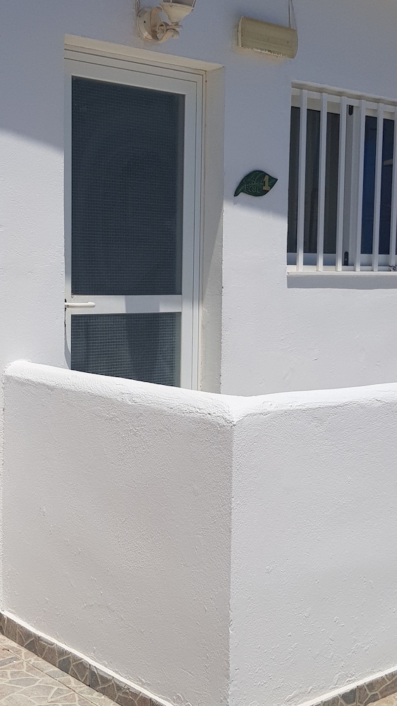 Aspro Spiti — Hotel building in Tigaki, South Aegean